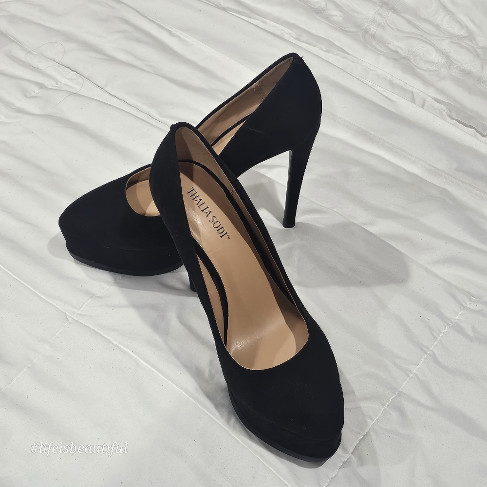 Thalia Sodi Black Hells
